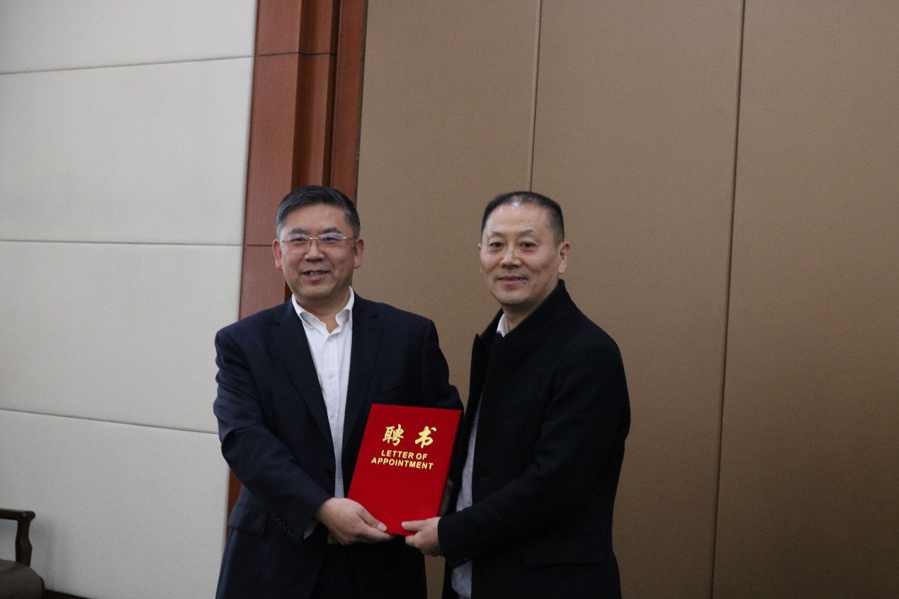大川集团老总_名山大川图片