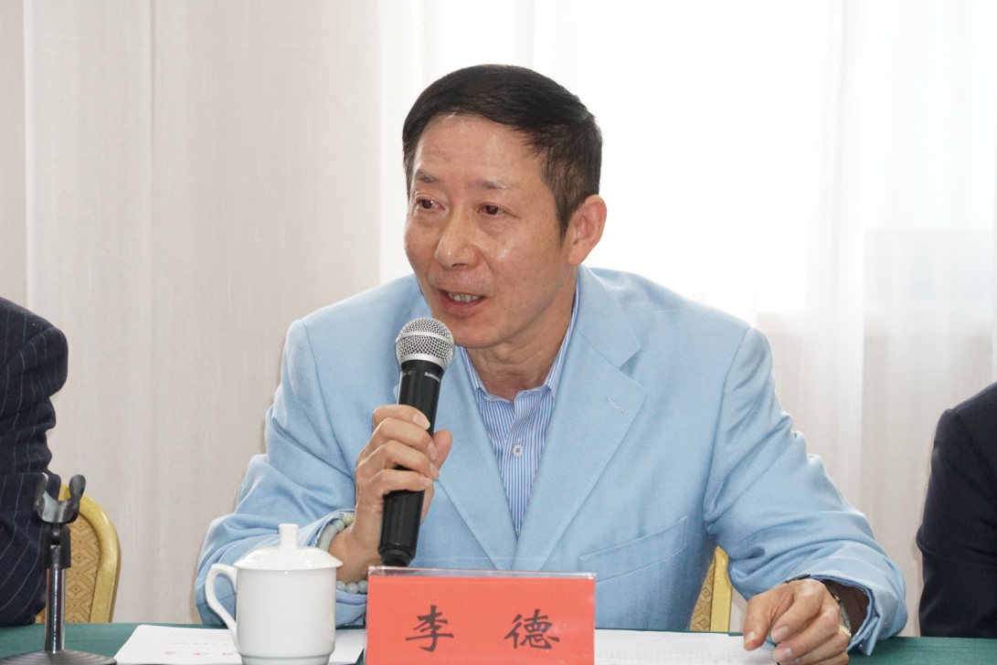 留日分会副会长李德发言