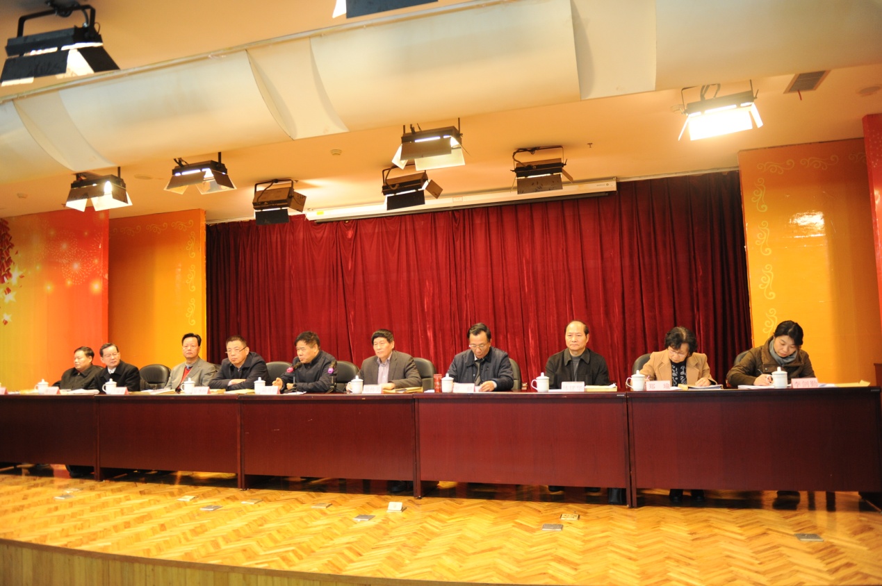 大会由郑传芳会长主持,副会长陆开锦,罗健,吴季怀,林建华,关瑞章